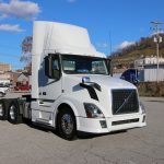 2013 Volvo VNL64T300 daycab