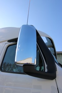 Chrome Mirror 2017 Volvo Truck VN670 Tandem Axle Sleeper