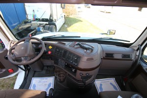 Steering Wheel and Dash - 2017 Volvo Truck VNL 670