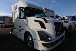 Front View 2017 Volvo Truck VNL64T670