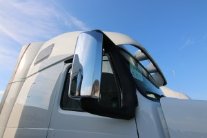 Chrome mirror 2017 Volvo Truck VNL 670