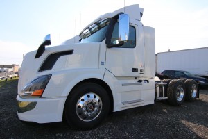 2017 Volvo Truck Tadem Axle Daycab VNL300