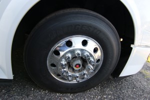 Front Tire 2017 Volvo Truck VNL Daycab