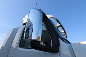 Chrome Mirror 2017 Volvo Truck VNL Daycab