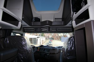 Interior Cabin 2017 Volvo Truck VNL670